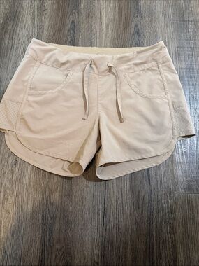 Magellan shorts size medium